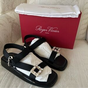 NIB $1295 ROGER VIVIER Vivier Slide Trekky sandals with crystal buckle size 40